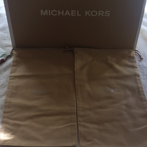 🍒MICHAEL KORS CHERRY SANDALS🍒 - Picture 13 of 16